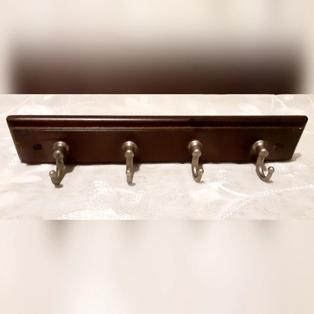 4-hook Key Rack Organizer - Picture 2 of 4